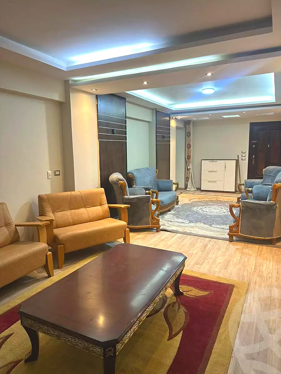 https://aqarmap.com.eg/ar/listing/6656367-for-sale-alexandria-smouha-compounds-in-smouha-smouha-entrance-compound-hyt