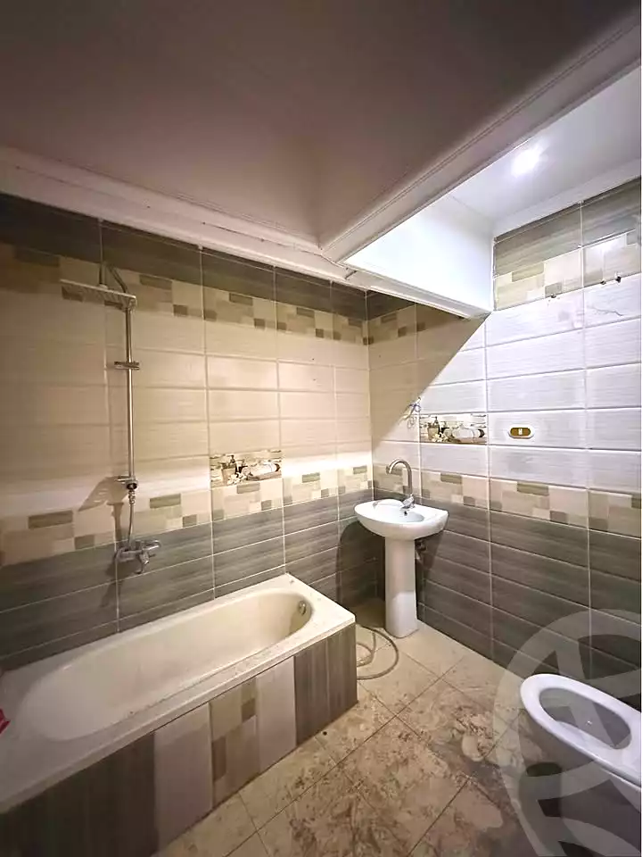 https://aqarmap.com.eg/ar/listing/6657980-for-sale-alexandria-sydy-bshr-sydy-bshr-bhry-gamal-abd-el-nasir-st