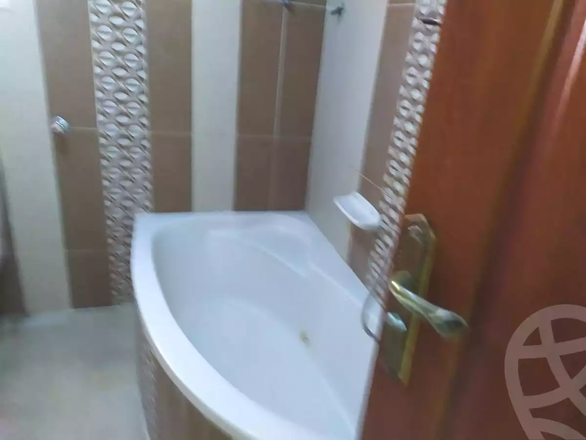 https://aqarmap.com.eg/ar/listing/6659178-for-sale-alexandria-camp-cesar-port-said-street