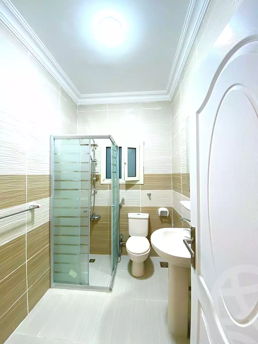 https://aqarmap.com.eg/ar/listing/6663137-for-rent-cairo-new-cairo-compounds-el-mostashareen-compound