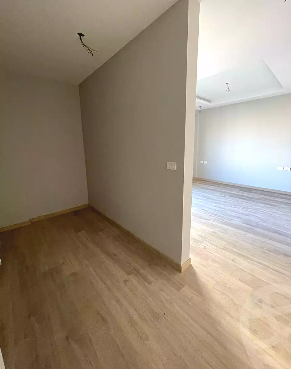 https://aqarmap.com.eg/ar/listing/6663904-for-sale-cairo-el-sheikh-zayed-city-compounds-kmbwnd-fyldj-wyst-dr-llttwyr