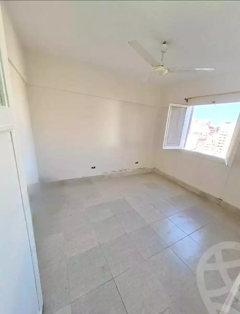 https://aqarmap.com.eg/ar/listing/6664458-for-sale-alexandria-sydy-bshr-sydy-bshr-bhry-shr-khld-bn-lwlyd