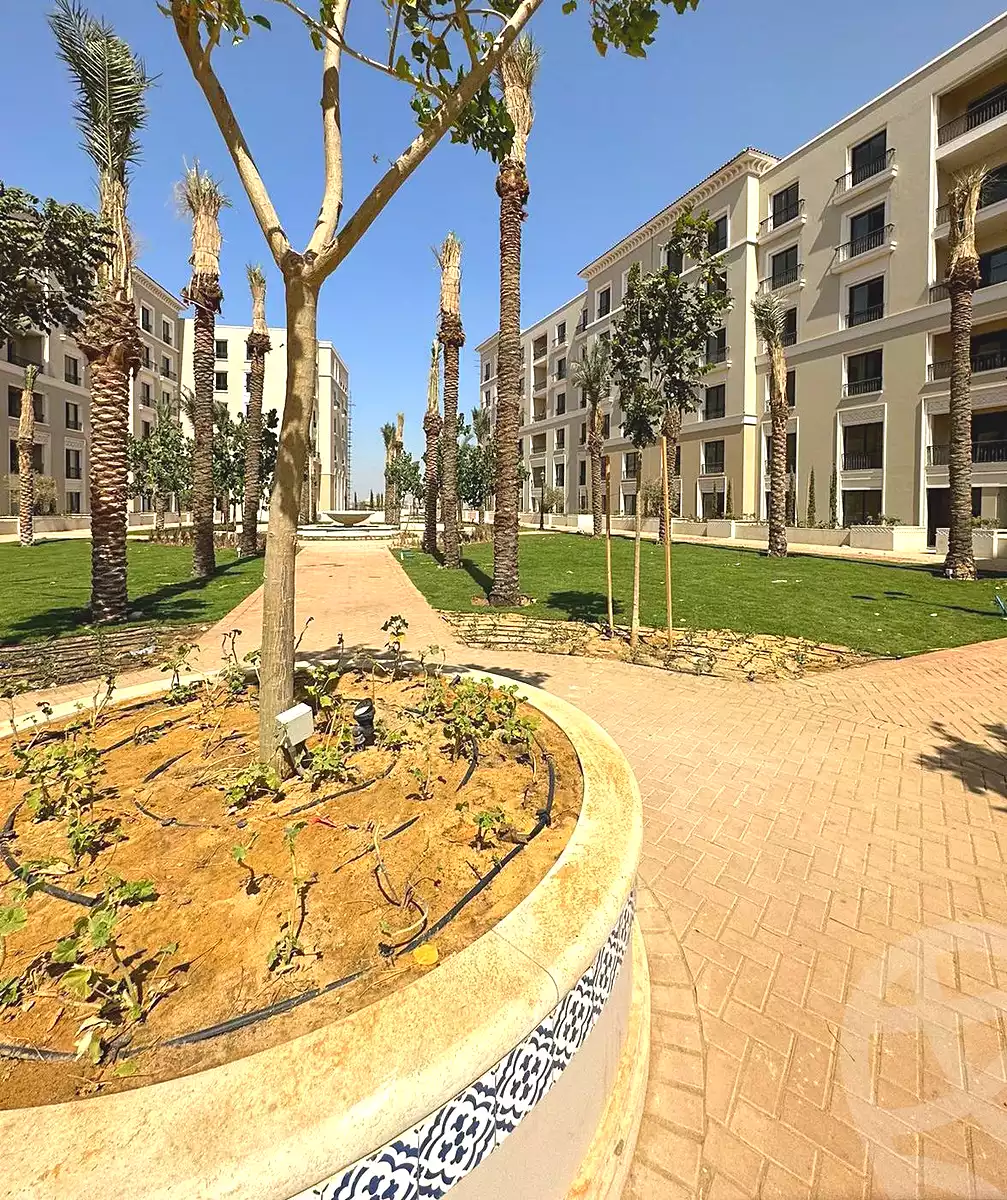 https://aqarmap.com.eg/en/listing/6665891-for-sale-cairo-el-sheikh-zayed-city-compounds-kmbwnd-fyldj-wyst-dr-llttwyr