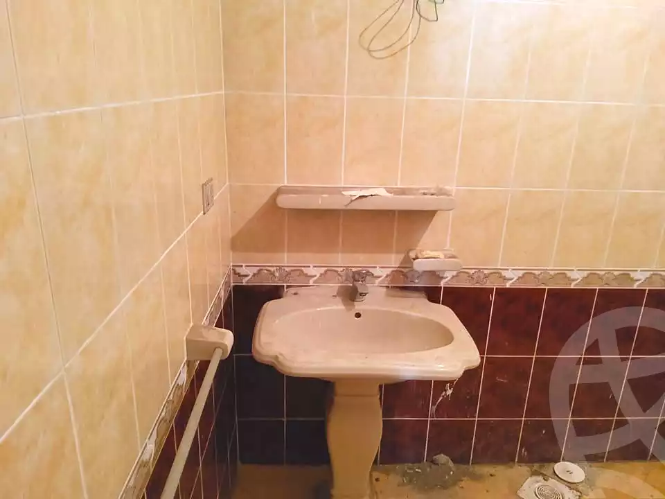 https://aqarmap.com.eg/en/listing/6672596-for-sale-alexandria-el-montazah-el-geesh