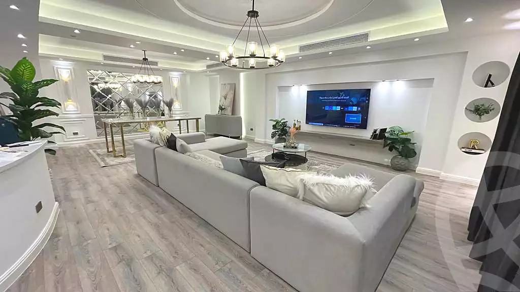 https://aqarmap.com.eg/ar/listing/6677242-for-sale-cairo-new-cairo-compounds-hyde-park-centre-ville-hyde-park
