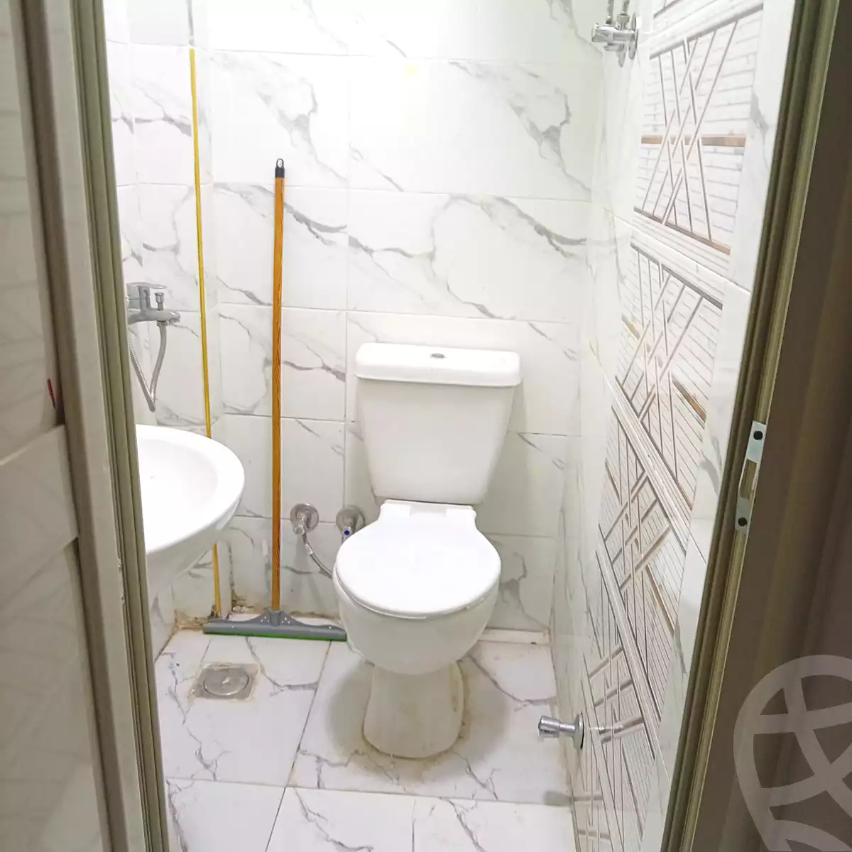 https://aqarmap.com.eg/ar/listing/6677961-for-rent-cairo-6th-of-october-central-axis