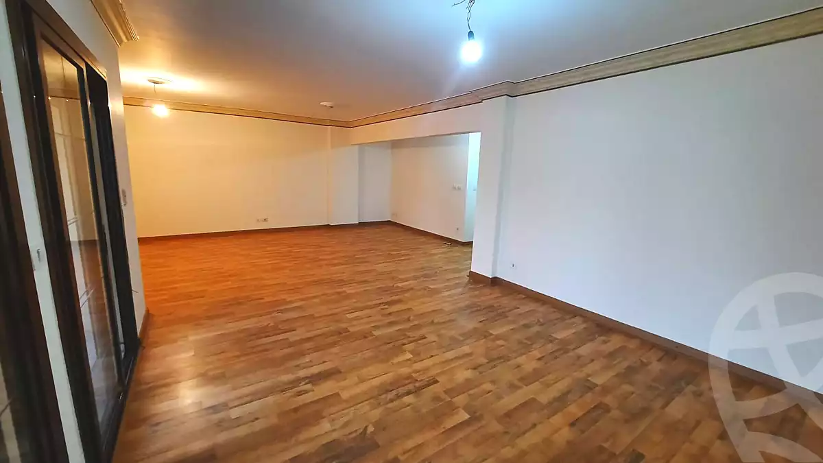 https://aqarmap.com.eg/ar/listing/6682652-for-sale-cairo-new-cairo-lrhb-city-phase-5-ibn-al-nafees-st