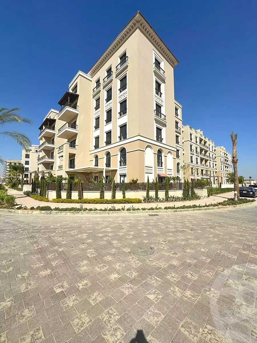 https://aqarmap.com.eg/en/listing/6684541-for-sale-cairo-el-sheikh-zayed-city-compounds-kmbwnd-fyldj-wyst-dr-llttwyr