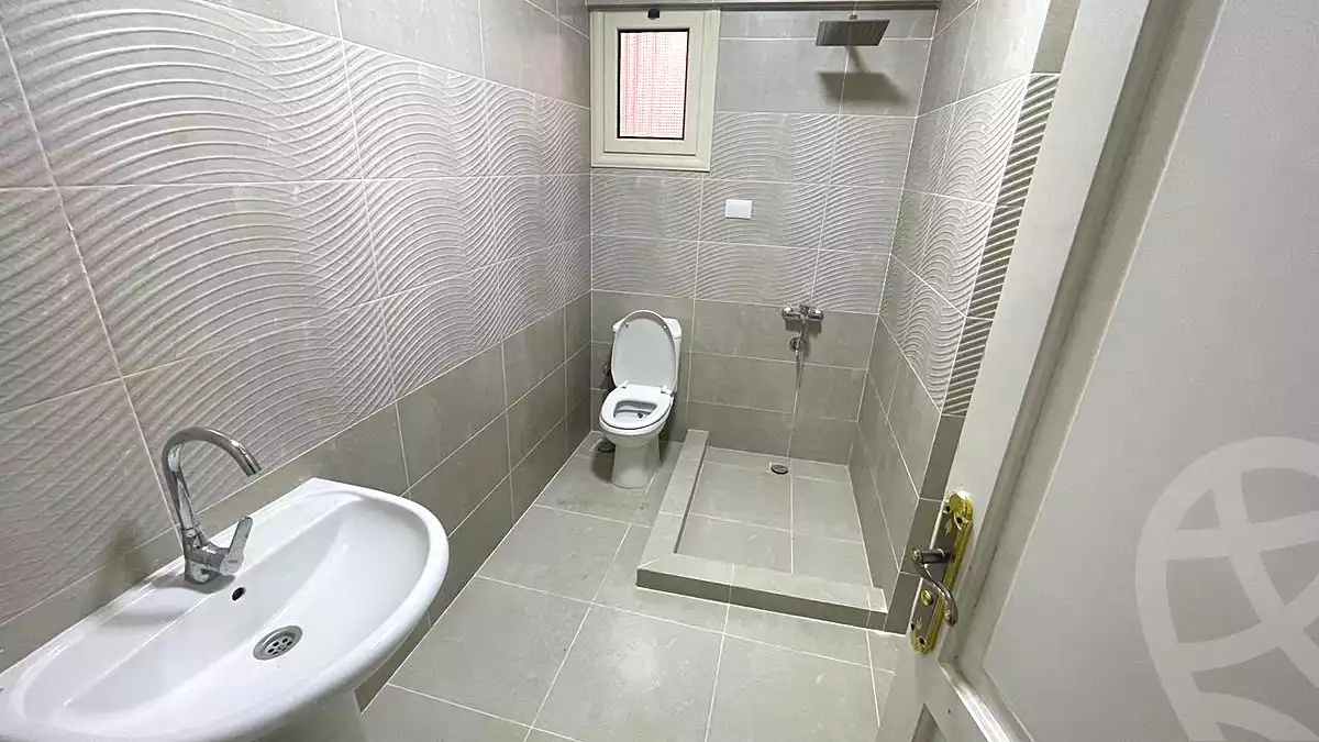 https://aqarmap.com.eg/ar/listing/6686112-for-sale-alexandria-lauran-shr-bw-qyr-tryq-lhry