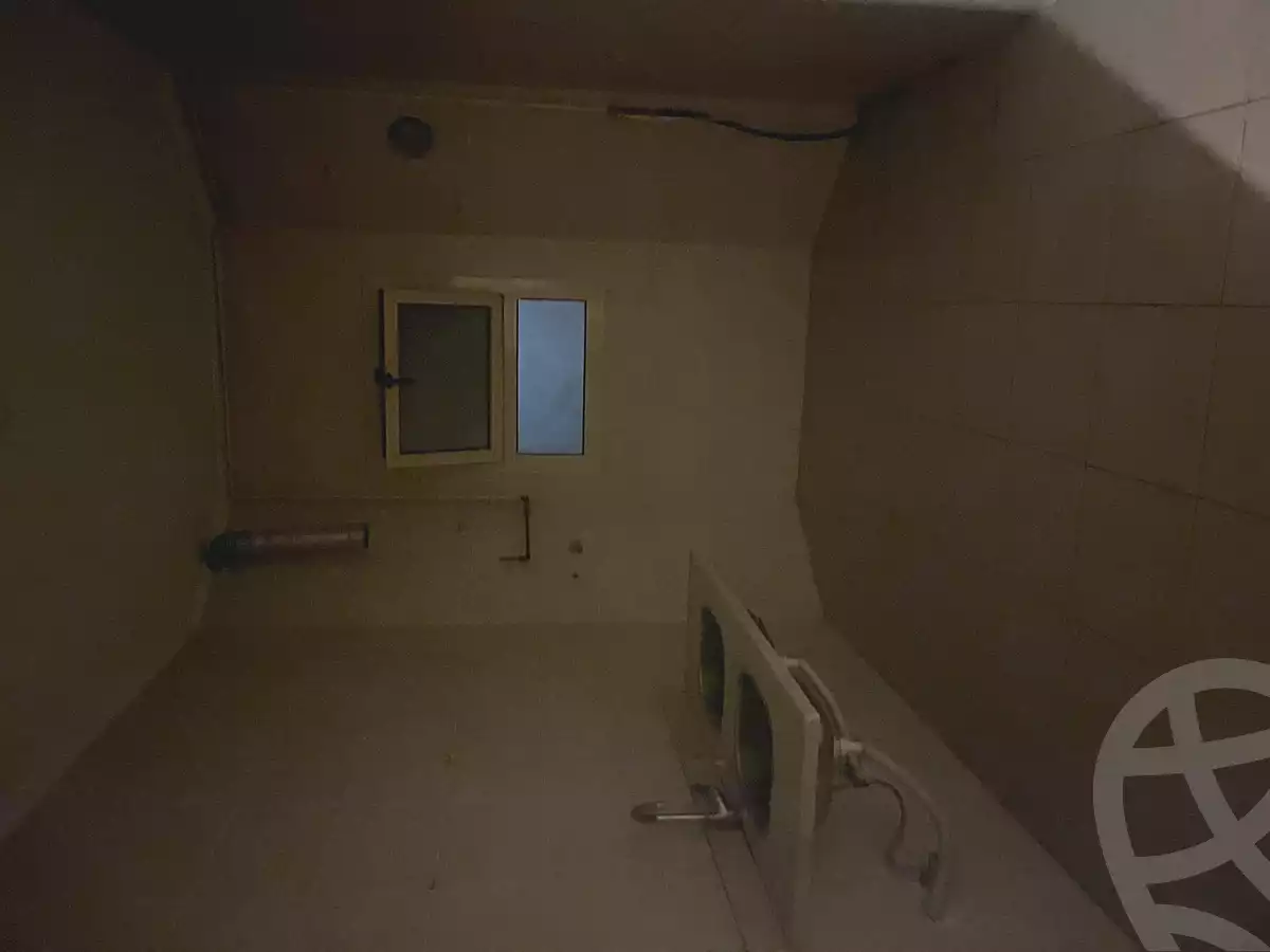 https://aqarmap.com.eg/ar/listing/6686234-for-rent-cairo-new-cairo-compounds-kmbwnd-dh-brwks-bry-llttwyr-l-qry