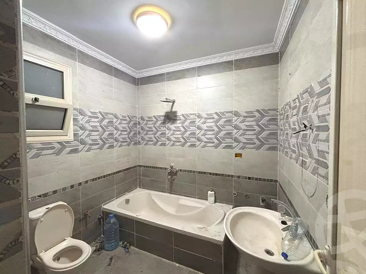 https://aqarmap.com.eg/en/listing/6686651-for-sale-cairo-helwan-el-shareaa-el-sharby-st