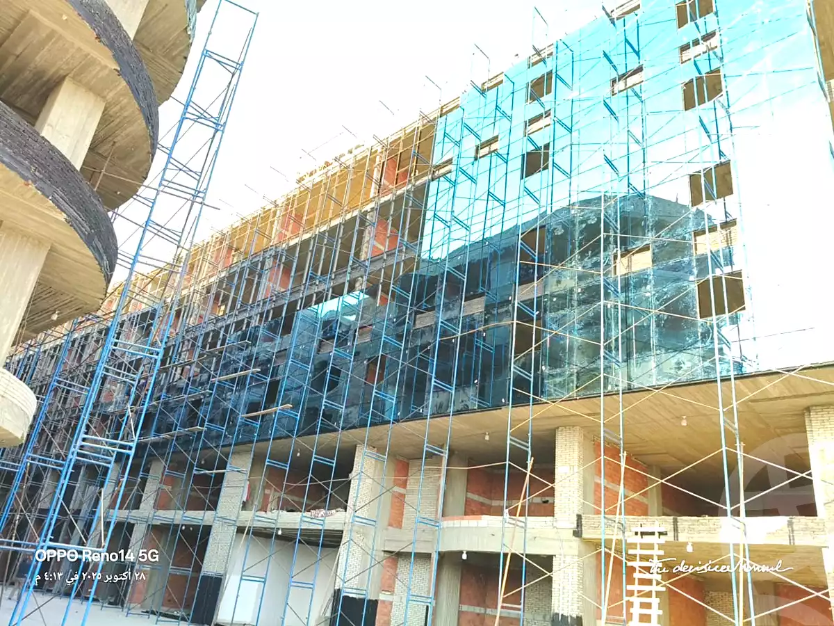 https://aqarmap.com.eg/ar/listing/6687060-for-sale-cairo-el-sheikh-zayed-city-compounds-101-mall-premium