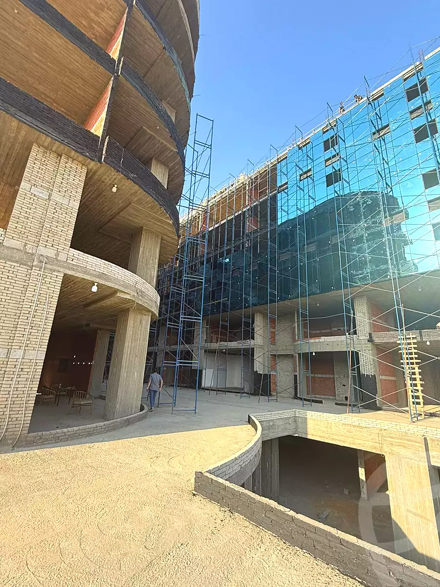 https://aqarmap.com.eg/ar/listing/6687060-for-sale-cairo-el-sheikh-zayed-city-compounds-101-mall-premium