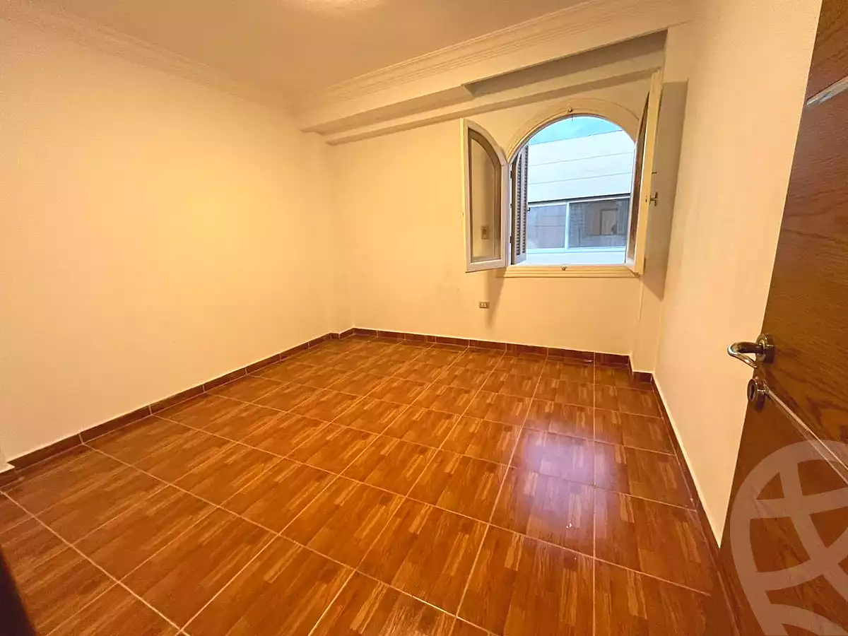 https://aqarmap.com.eg/ar/listing/6687131-for-rent-cairo-new-cairo-ganob-el-akadamiya-south-academy-a-abo-zarr-el-ghifari-st