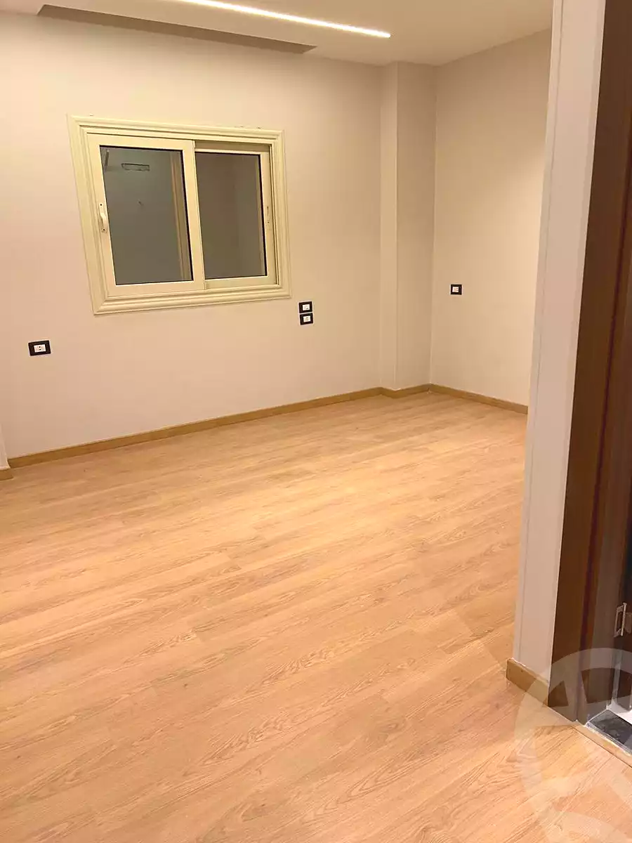 https://aqarmap.com.eg/ar/listing/6687477-for-sale-cairo-el-sheikh-zayed-city-el-hay-elthamen-area-3