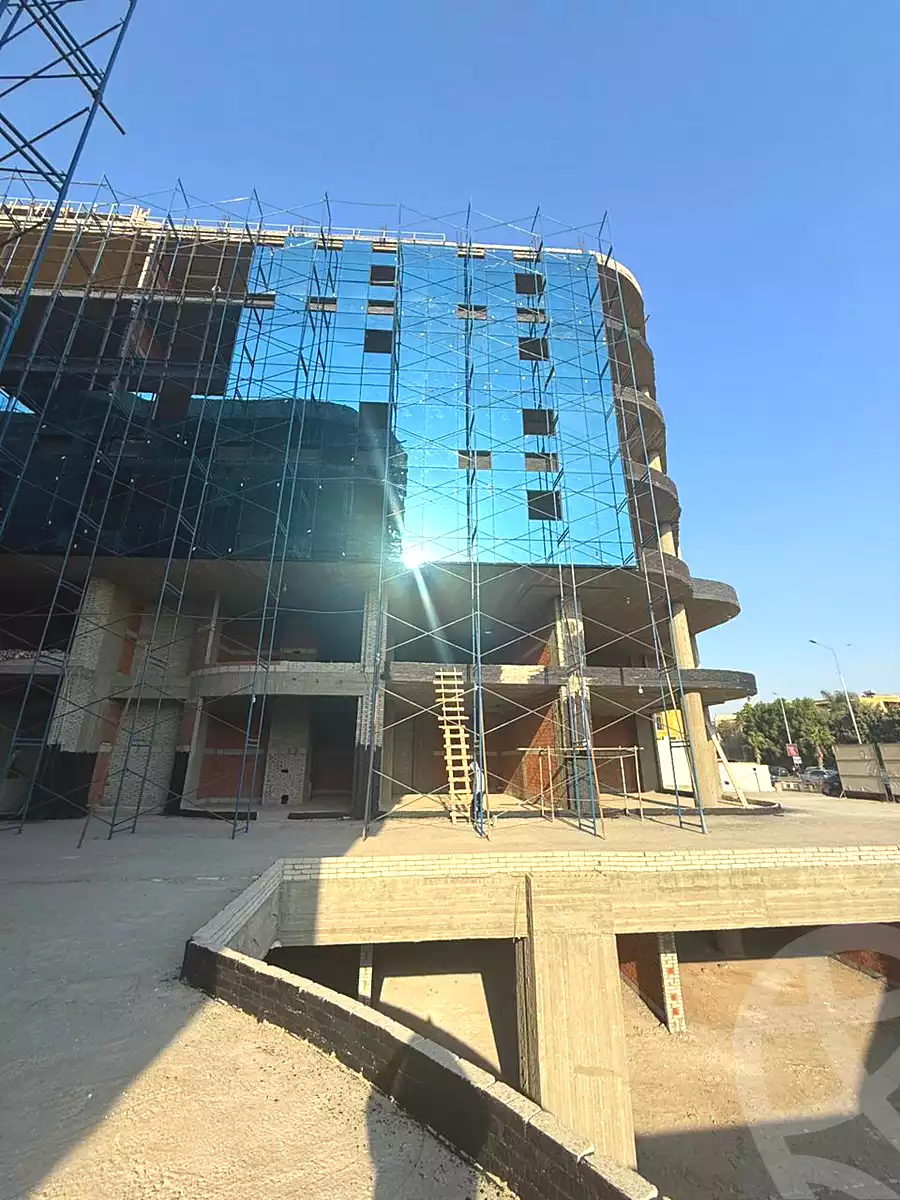 https://aqarmap.com.eg/ar/listing/6687612-for-sale-cairo-el-sheikh-zayed-city-compounds-101-mall-premium