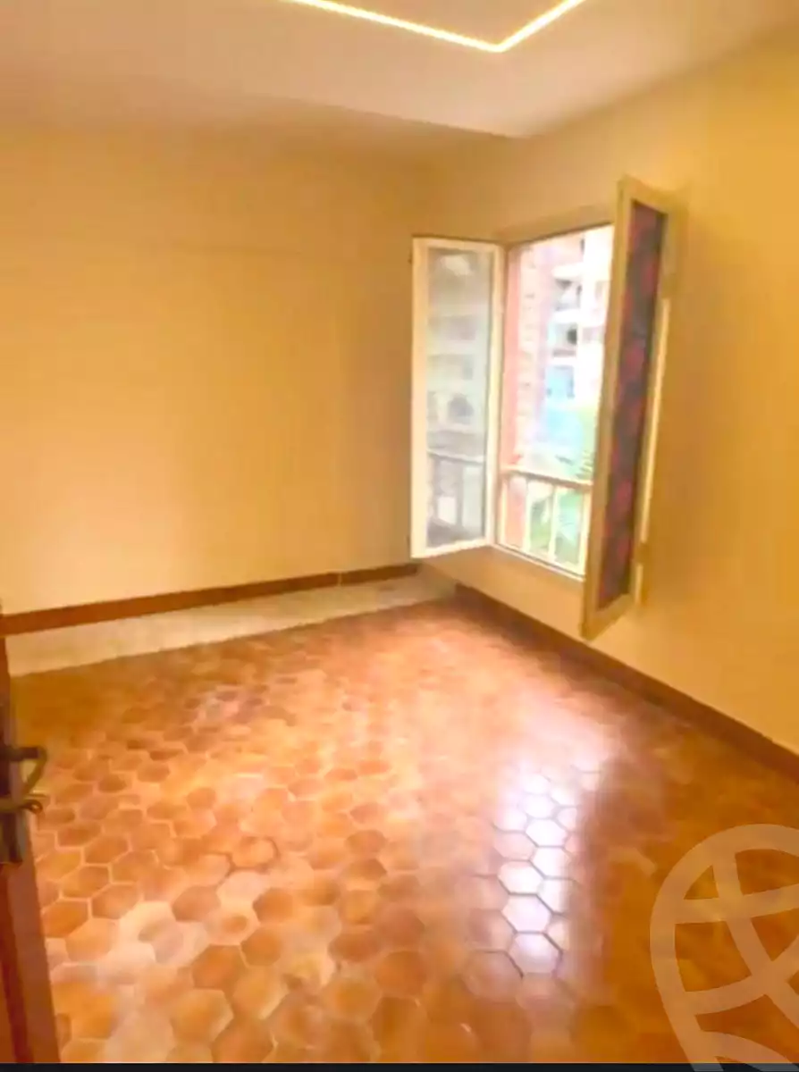 https://aqarmap.com.eg/ar/listing/6688972-for-sale-alexandria-l-jmy-lbytsh-bianchiii-el-arbaeen-st