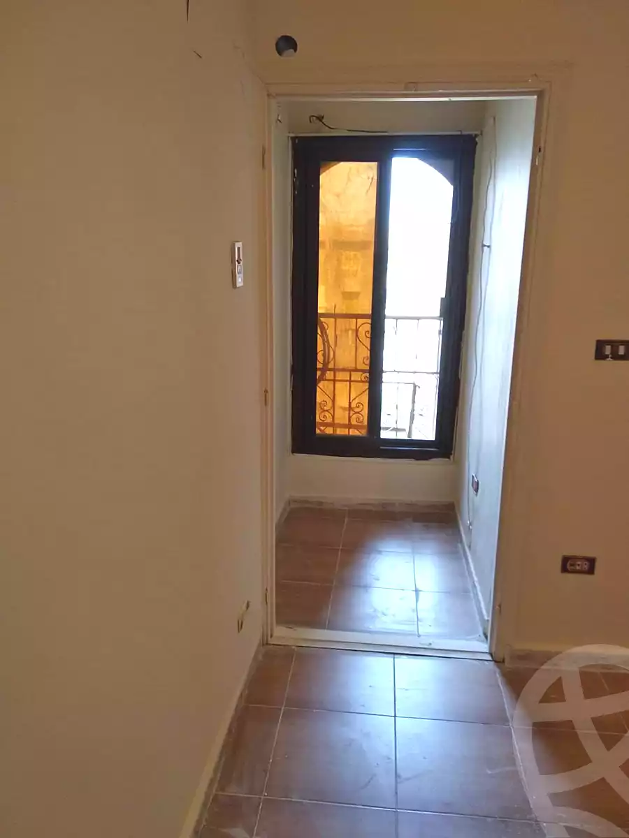 https://aqarmap.com.eg/ar/listing/6689756-for-sale-cairo-new-cairo-first-settlement-mhwr-mstfy-kml