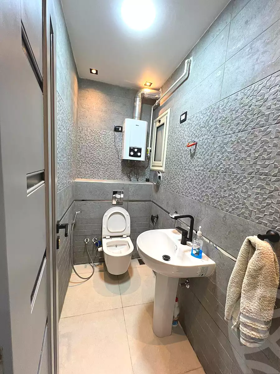 https://aqarmap.com.eg/ar/listing/6692741-for-sale-cairo-el-sheikh-zayed-city-compounds-el-khamayel