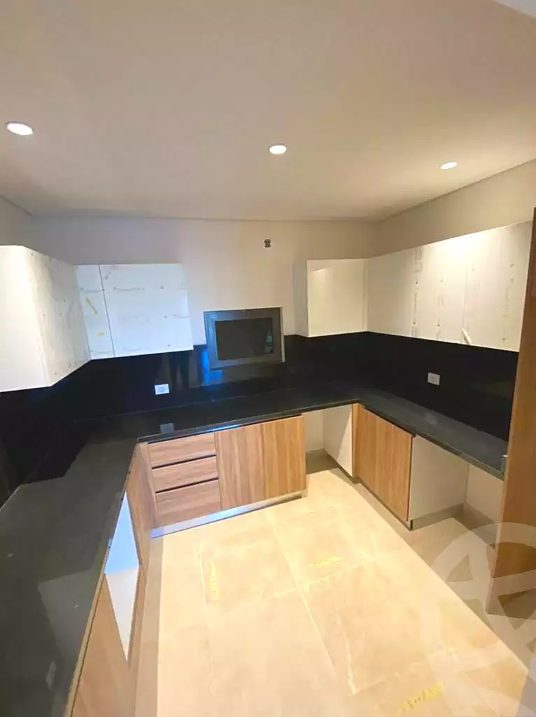https://aqarmap.com.eg/ar/listing/6693109-for-sale-cairo-el-sheikh-zayed-city-compounds-zyd-wr-llttwyr-park-towers-zed-el-sheikh-zayed-compound