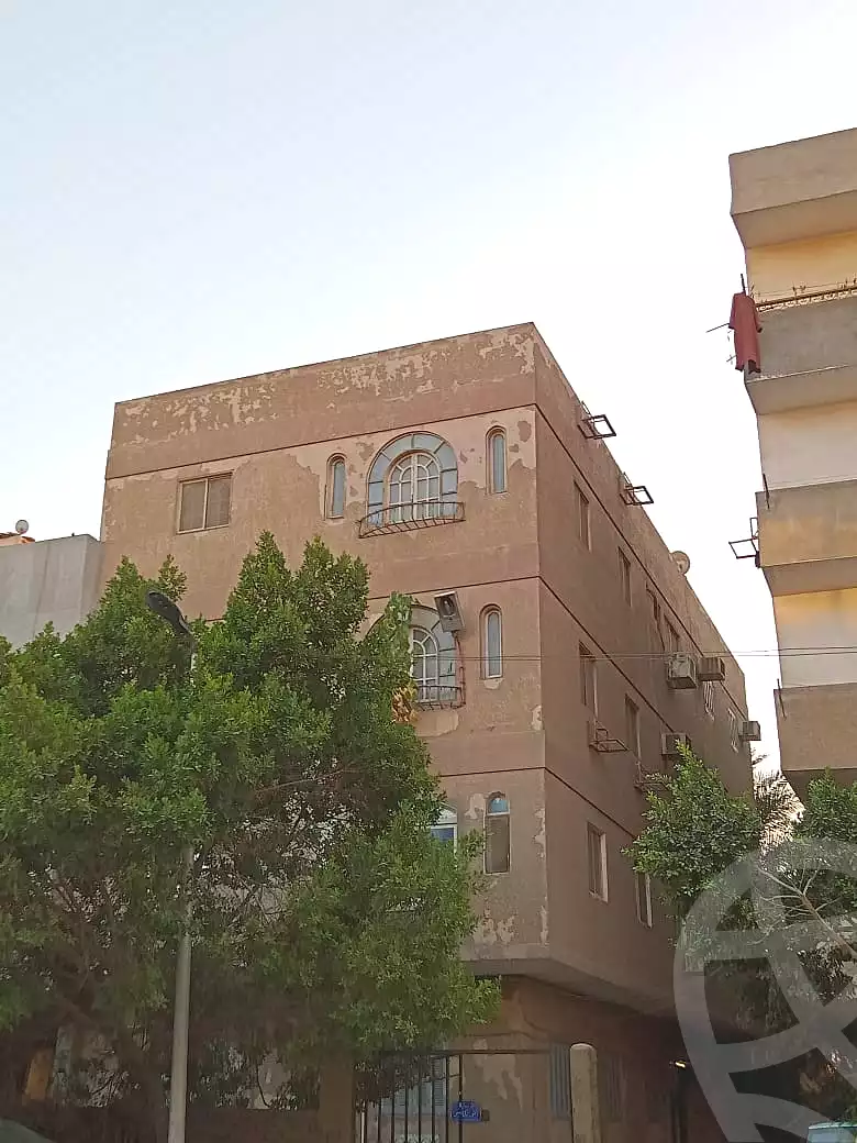 https://aqarmap.com.eg/ar/listing/6693522-for-sale-cairo-helwan-helwan-el-sharkeya-zaki-hawas-st