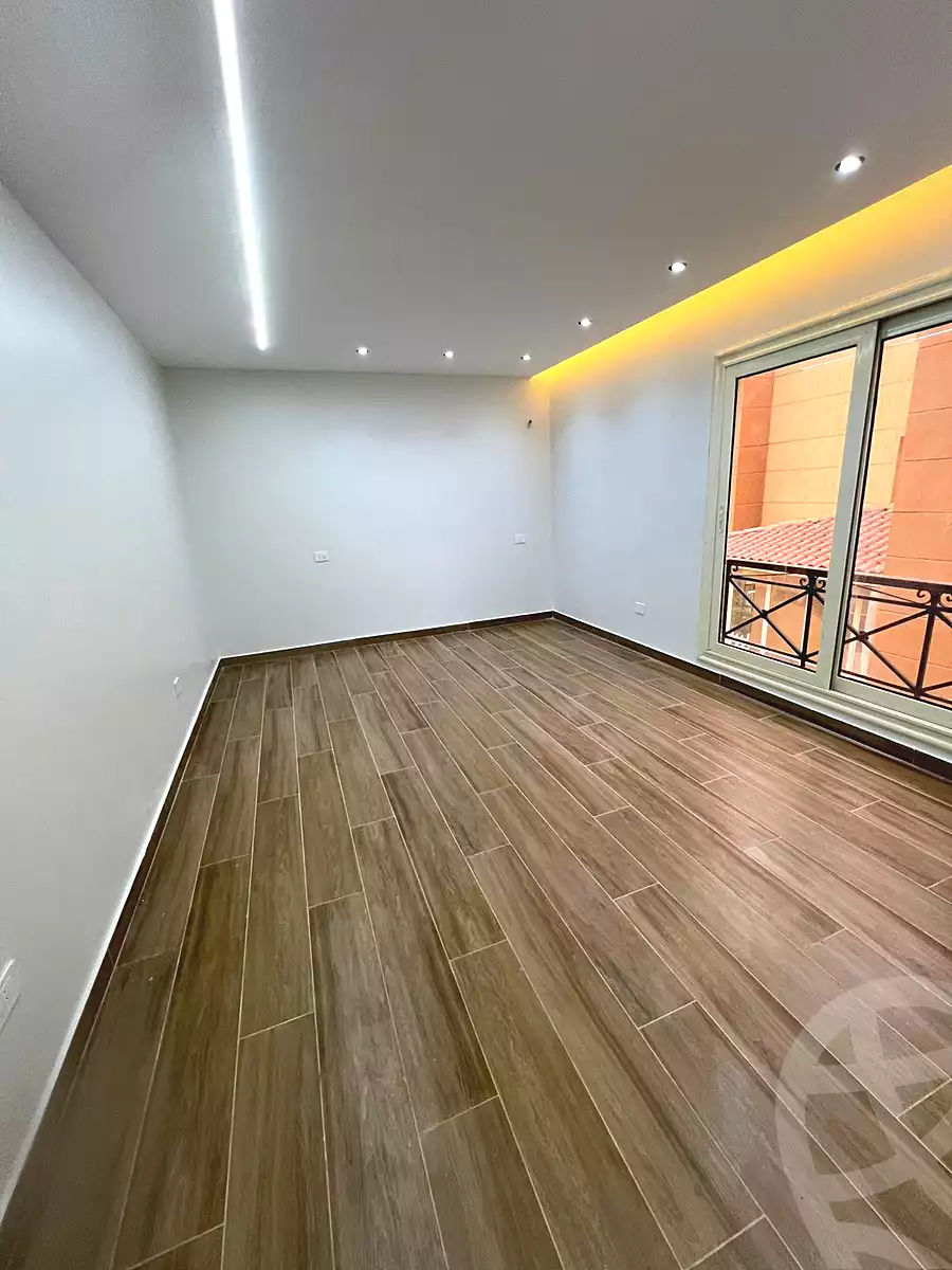 https://aqarmap.com.eg/ar/listing/6694215-for-sale-cairo-el-sheikh-zayed-city-compounds-el-khamayel