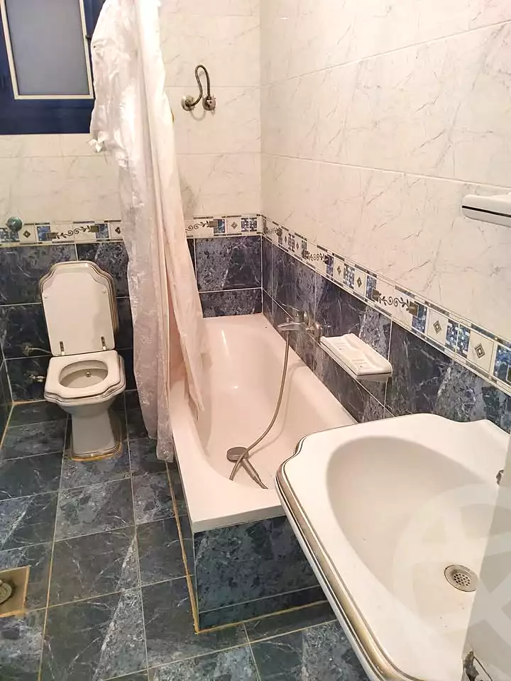 https://aqarmap.com.eg/ar/listing/6696493-for-sale-alexandria-ganaklis-shr-mrtdy-bsh