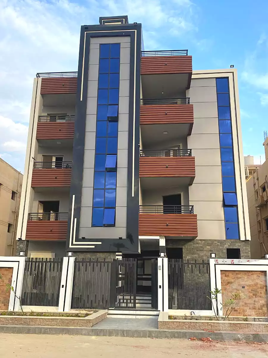 https://aqarmap.com.eg/en/listing/6698429-for-sale-cairo-new-cairo-ganob-el-akadamiya-orouba-axis
