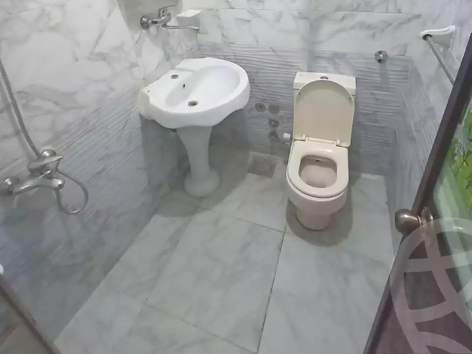 https://aqarmap.com.eg/ar/listing/6701252-for-rent-alexandria-l-jmy-lbytsh-ibrahim-othman-st