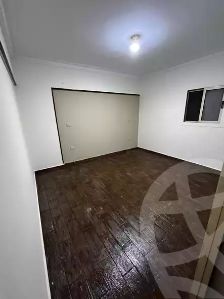 https://aqarmap.com.eg/ar/listing/6701492-for-sale-cairo-helwan-ahmed-enci-st