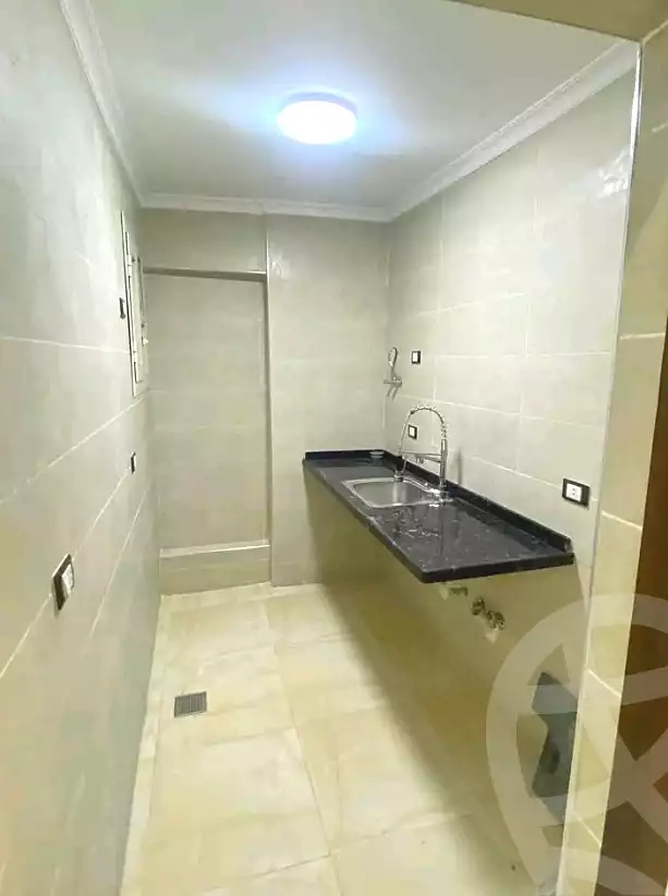 https://aqarmap.com.eg/ar/listing/6703996-for-sale-alexandria-l-jmy-lbytsh-bianchiii-el-arbaeen-st