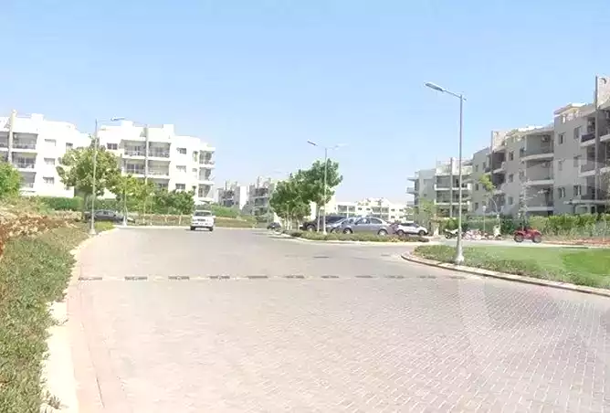 https://aqarmap.com.eg/en/listing/6704672-for-sale-cairo-el-sheikh-zayed-city-compounds-dh-drys