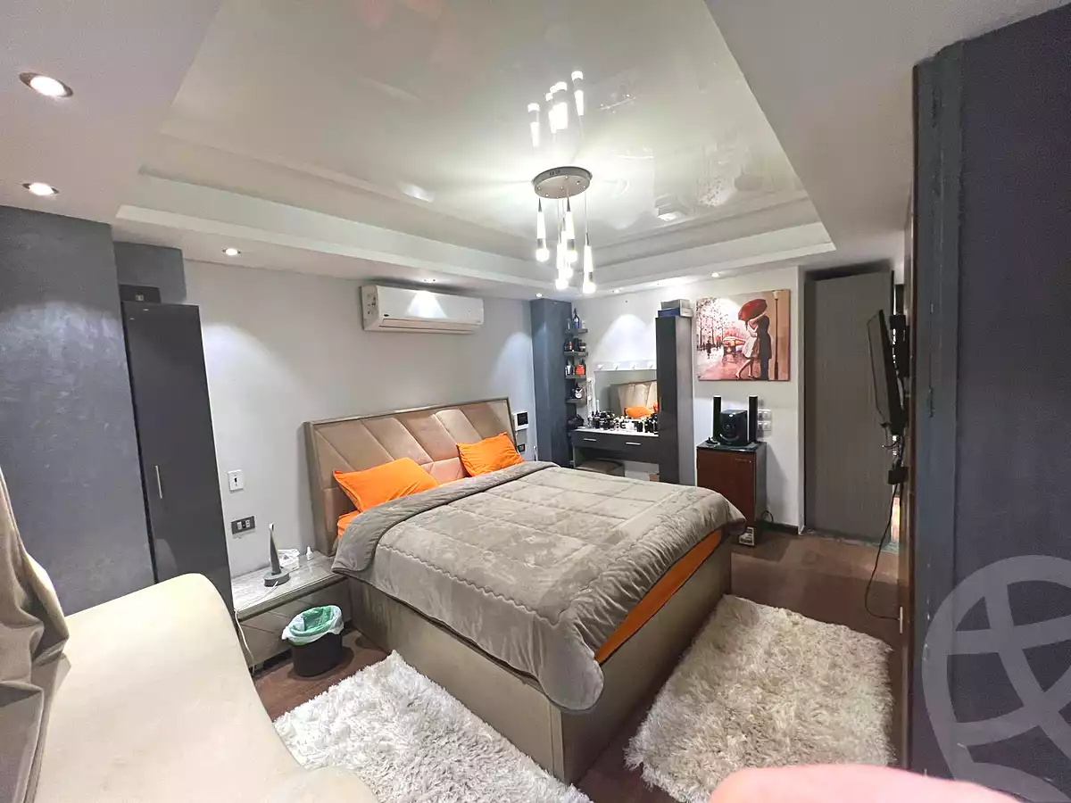 https://aqarmap.com.eg/ar/listing/6704818-for-sale-cairo-el-sheikh-zayed-city-compounds-kmbwnd-ljwmn
