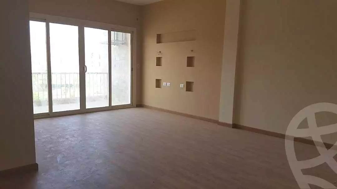 https://aqarmap.com.eg/en/listing/6704952-for-sale-cairo-el-sheikh-zayed-city-compounds-dh-drys
