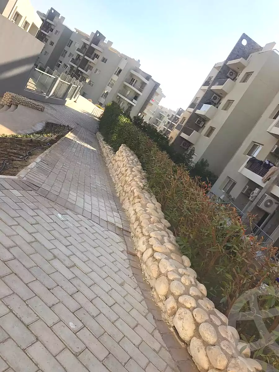 https://aqarmap.com.eg/en/listing/6704952-for-sale-cairo-el-sheikh-zayed-city-compounds-dh-drys