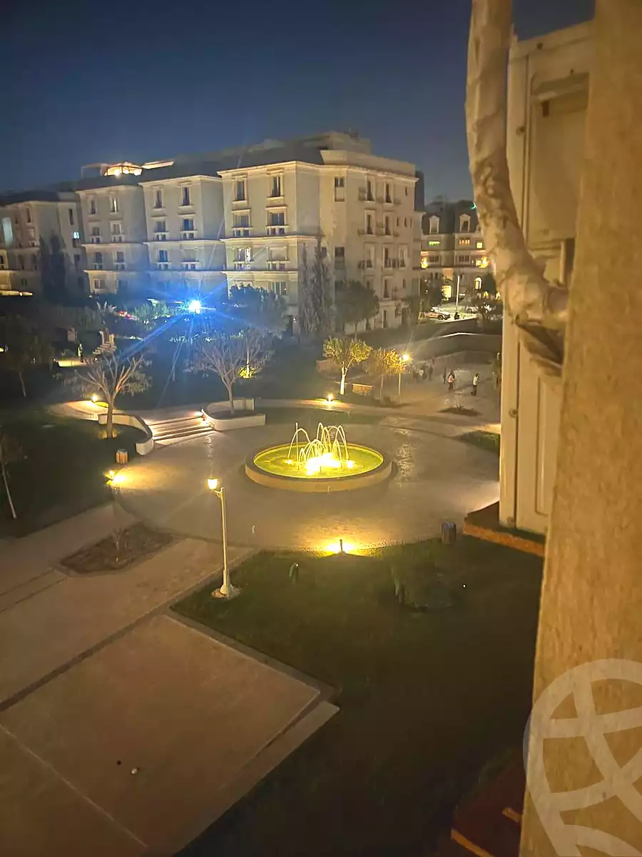 https://aqarmap.com.eg/en/listing/6704896-for-sale-cairo-new-cairo-compounds-mountain-view-hyde-park