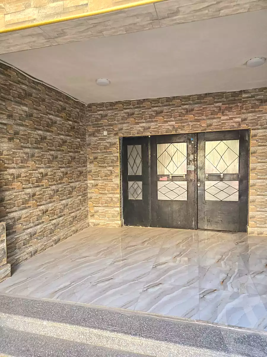 https://aqarmap.com.eg/ar/listing/6707229-for-sale-cairo-el-sheikh-zayed-city-el-hay-elawel-street-12