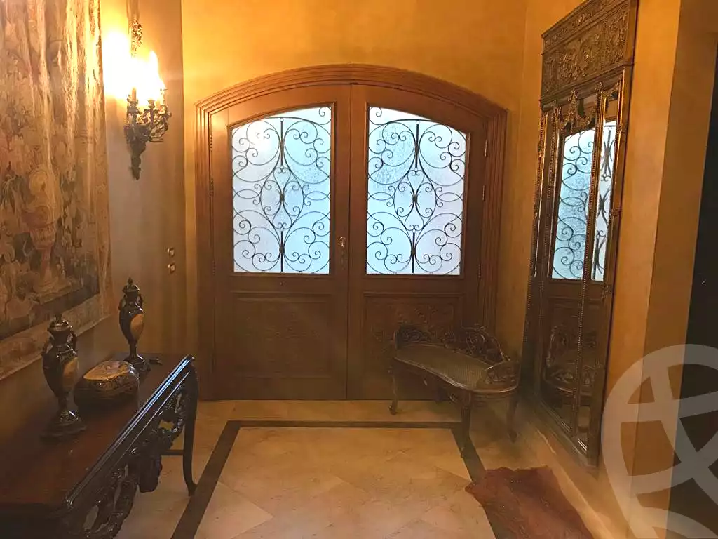 https://aqarmap.com.eg/ar/listing/6708392-for-sale-cairo-6th-of-october-compounds-royal-hills
