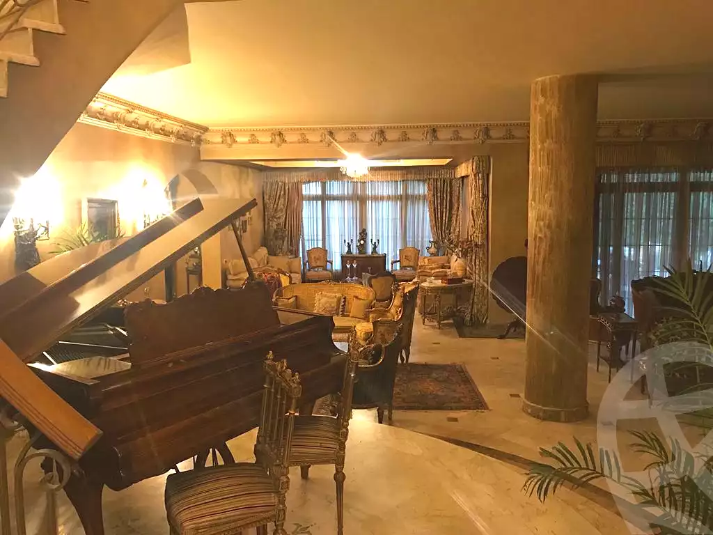 https://aqarmap.com.eg/ar/listing/6708392-for-sale-cairo-6th-of-october-compounds-royal-hills