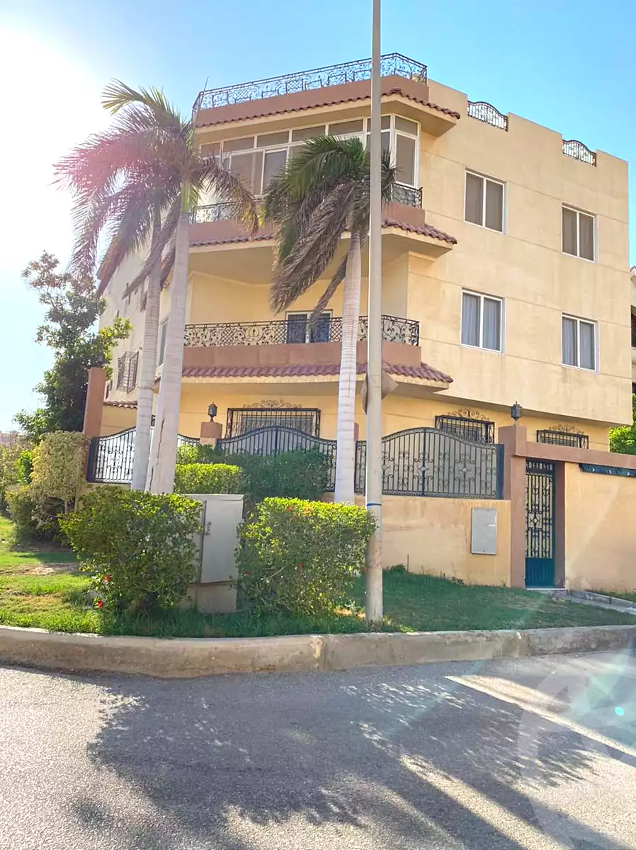 https://aqarmap.com.eg/ar/listing/6708592-for-sale-cairo-6th-of-october-el-hay-el-motamyz-first-touristic-village-el-shaheed-mohammed-abdul-latif-alshimi-st