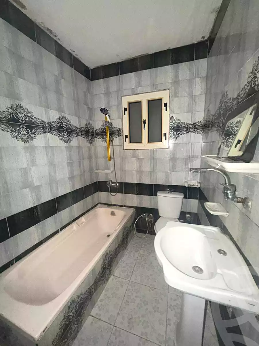 https://aqarmap.com.eg/ar/listing/6710093-for-sale-alexandria-l-jmy-lbytsh-shahr-al-assal-st
