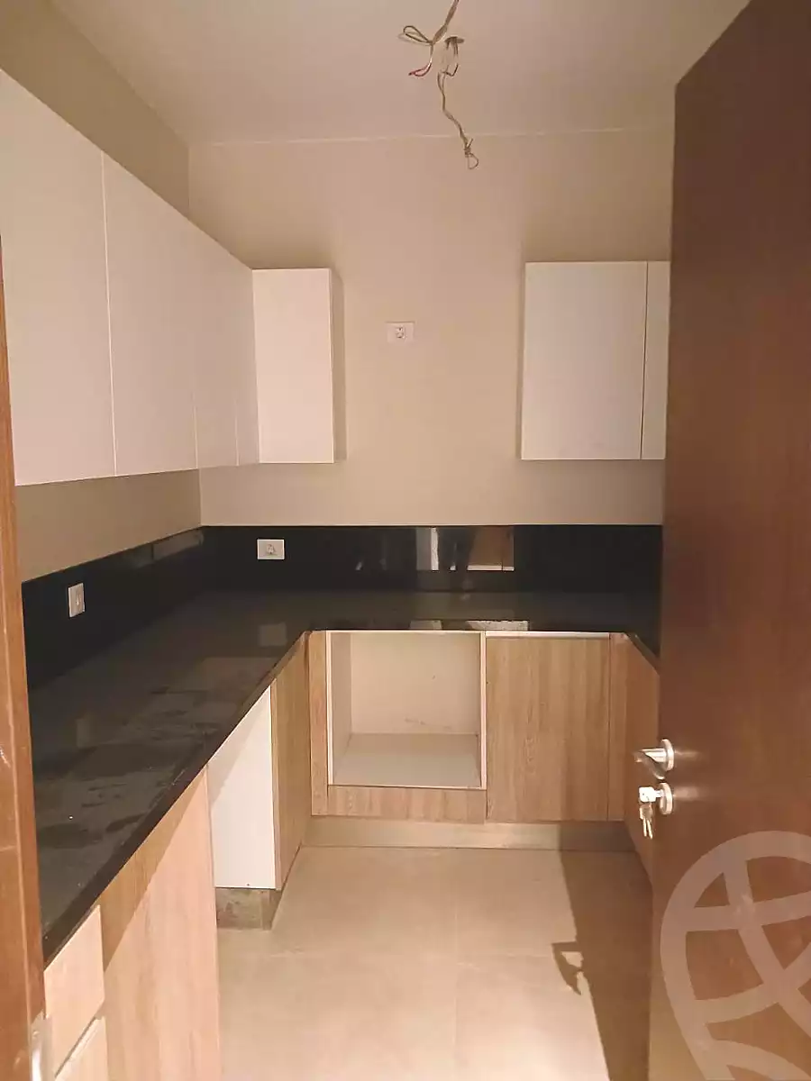 https://aqarmap.com.eg/en/listing/6710238-for-sale-cairo-el-sheikh-zayed-city-compounds-zyd-wr-llttwyr-z-tower