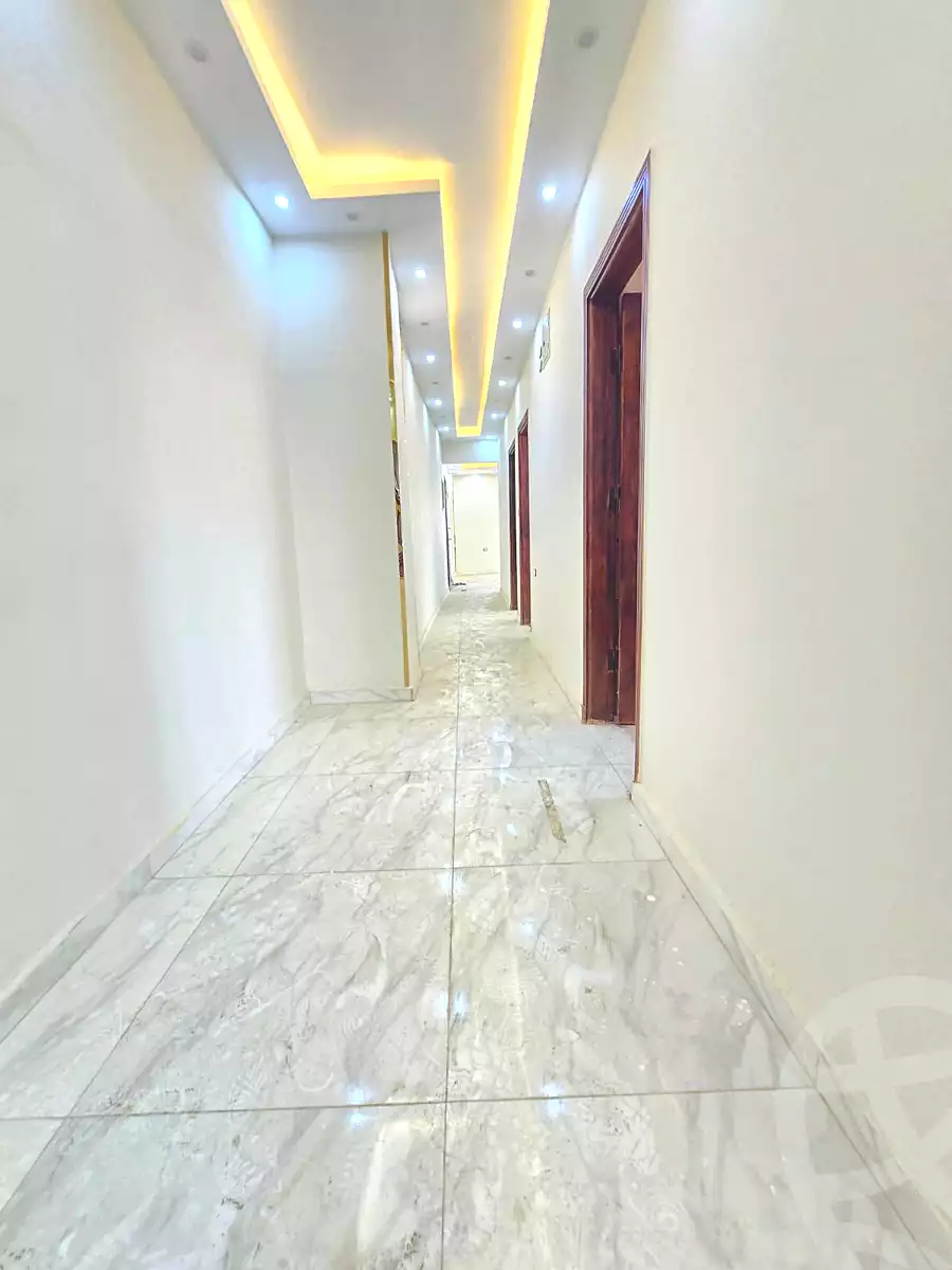 https://aqarmap.com.eg/ar/listing/6710417-for-sale-cairo-6th-of-october-el-ahyaa-neighborhood-1st-al-maahad