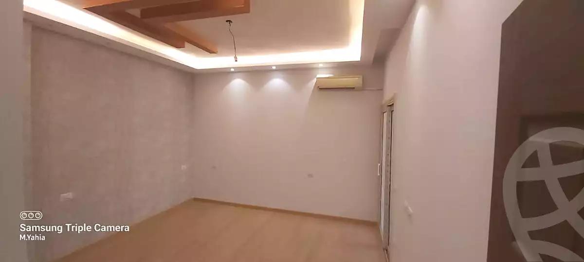 https://aqarmap.com.eg/ar/listing/6712928-for-rent-cairo-new-cairo-compounds-les-rois
