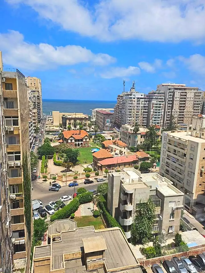 https://aqarmap.com.eg/ar/listing/6713724-for-sale-alexandria-glim-shr-bw-qyr-tryq-lhry