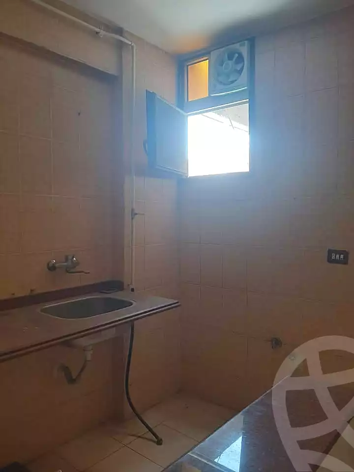 https://aqarmap.com.eg/ar/listing/6715076-for-sale-alexandria-moharram-bey-ibn-zahroon-st