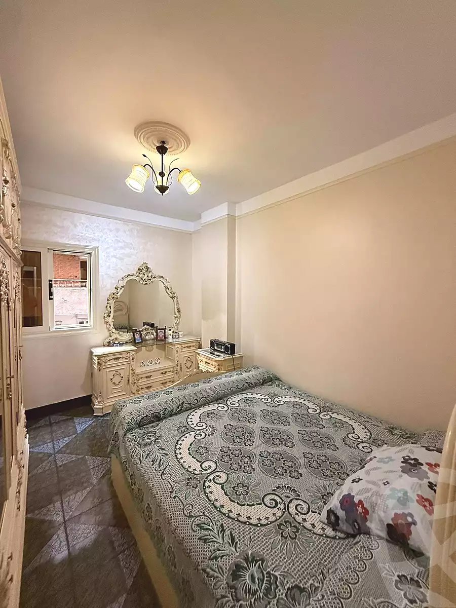 https://aqarmap.com.eg/ar/listing/6716018-for-sale-alexandria-sydy-bshr-sydy-bshr-bhry-street-15