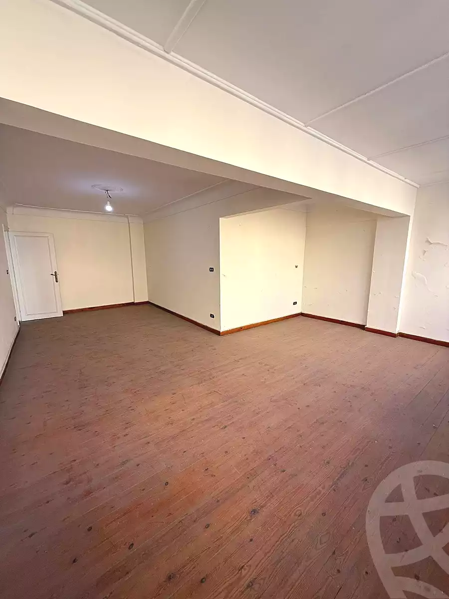 https://aqarmap.com.eg/en/listing/6716043-for-sale-alexandria-el-asafra-ahmed-tiesser-st