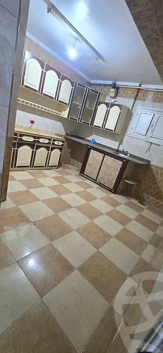 https://aqarmap.com.eg/ar/listing/6716955-for-rent-cairo-helwan-helwan-el-sharkeya-heidar-st