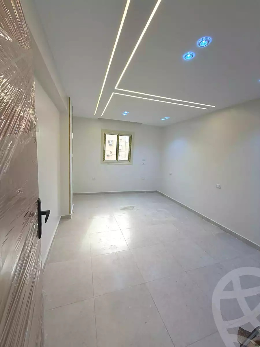 https://aqarmap.com.eg/ar/listing/6718380-for-sale-cairo-6th-of-october-el-ahyaa-neighborhood-4th-district-no-7